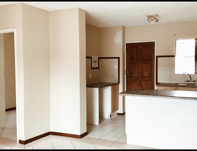 2 BEDROOM APARTMENT RENTED IN MOOIKLOOF RIDGE